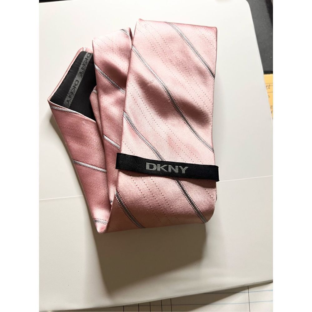 DKNY Tie 